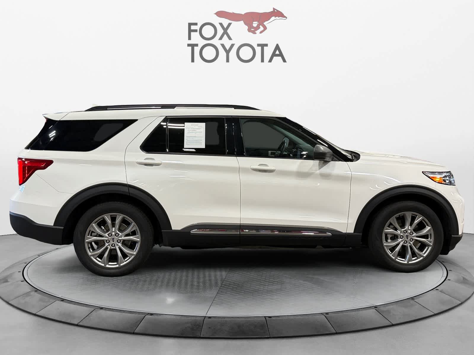 Used 2023 Ford Explorer XLT w/ Equipment Group 202A RWD image 7