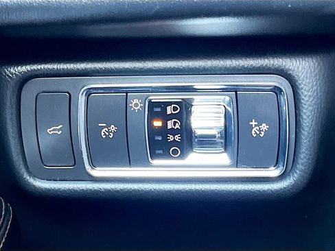 Used 2023 Lincoln Aviator Standard image 10