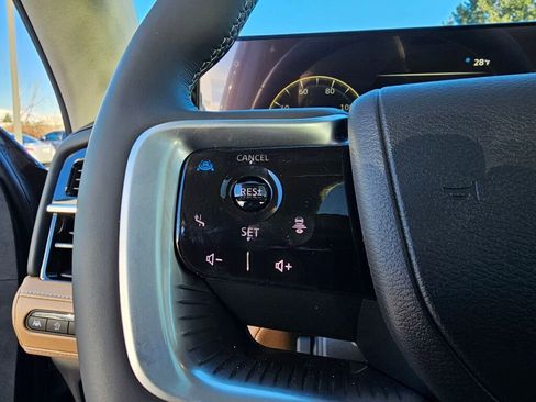 New 2025 INFINITI QX80 Luxe image 32