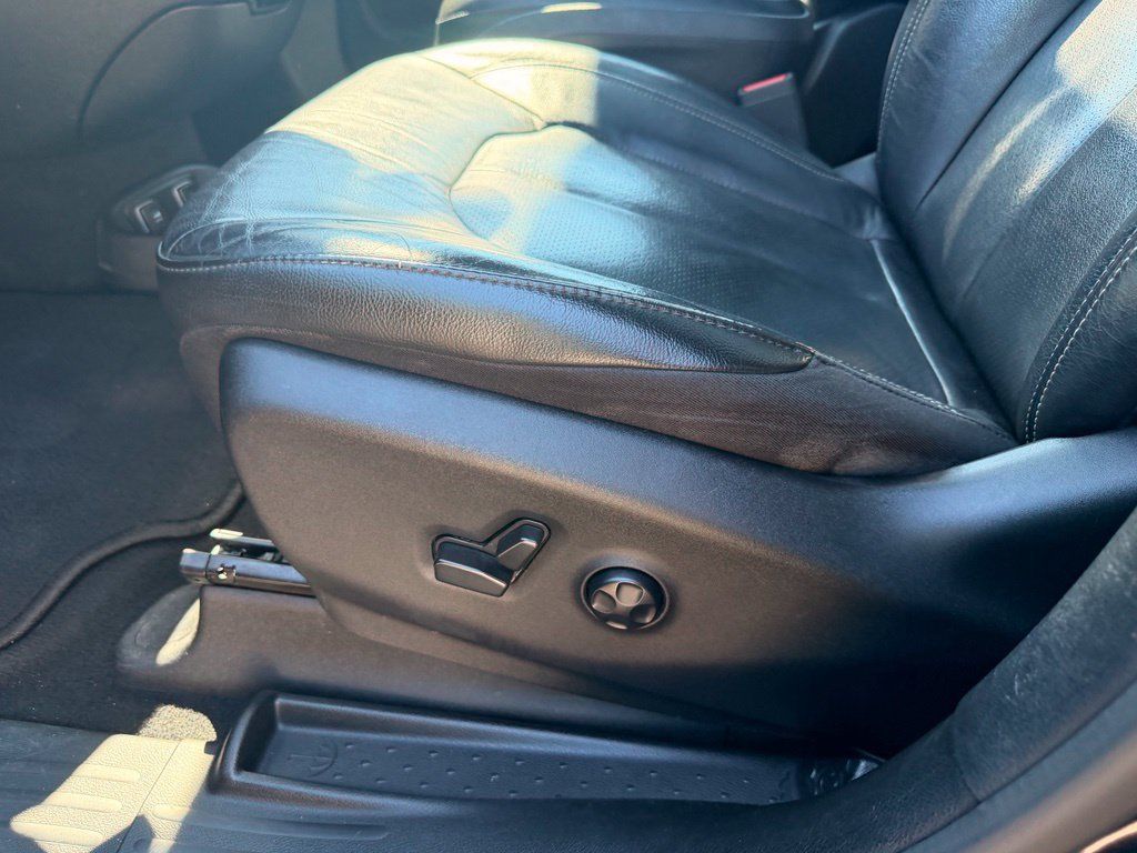 Used 2021 Chrysler Pacifica Touring-L w/ Uconnect Theater Family Group AWD/4WD image 33