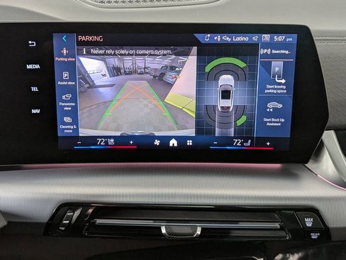 Used 2025 BMW X2 xDrive28i w/ M Sport Package AWD/4WD image 23