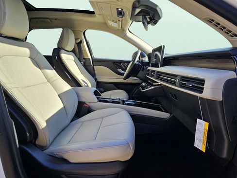 New 2026 Lincoln Corsair Reserve image 13