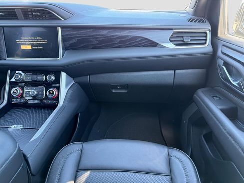 Used 2024 GMC Yukon Denali w/ Denali Reserve Package image 20