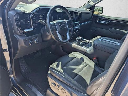 Used 2022 GMC Sierra 1500 SLT w/ SLT Convenience Package AWD/4WD image 9
