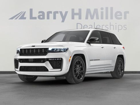 New 2026 Jeep Grand Cherokee Laredo AWD/4WD image 1