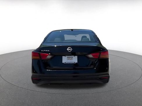 Used 2025 Nissan Altima 2.5 SV FWD image 10