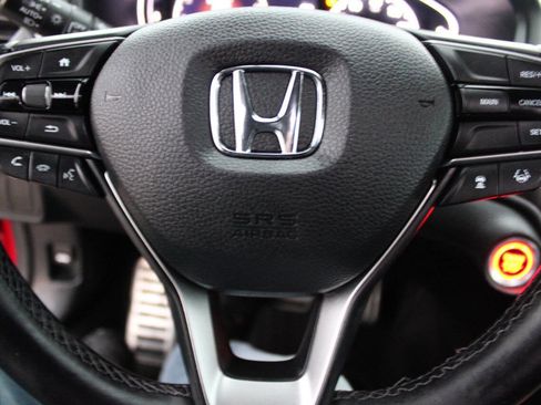 Used 2018 Honda Accord Sport image 14