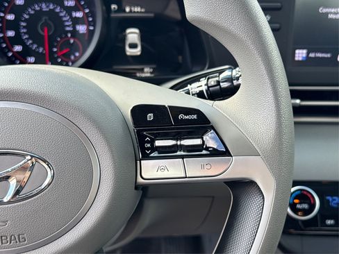 Used 2023 Hyundai Elantra SEL w/ Cargo Package image 33