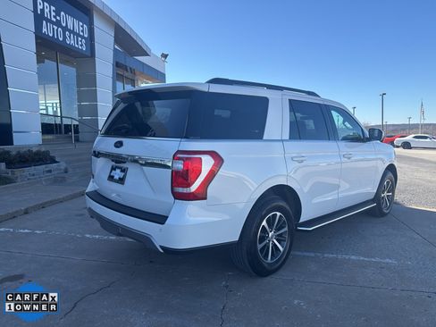 Used 2021 Ford Expedition XLT image 3