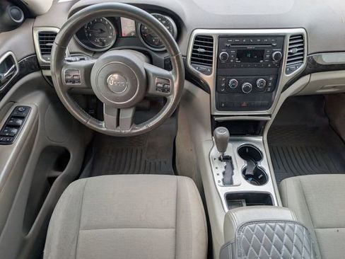 Used 2011 Jeep Grand Cherokee Laredo RWD image 6