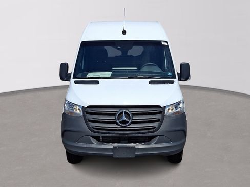 Used 2024 Mercedes-Benz Sprinter 3500 image 2