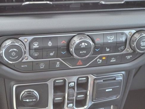 New 2026 Jeep Gladiator Rubicon image 26