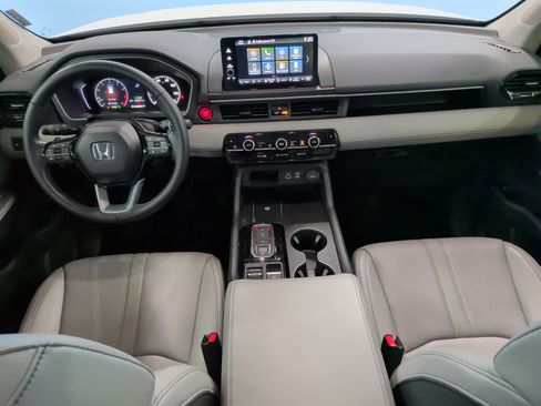 Used 2025 Honda Pilot EX-L image 17
