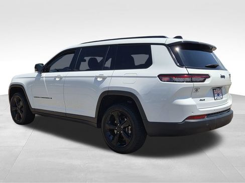 Used 2023 Jeep Grand Cherokee L Laredo AWD/4WD image 8