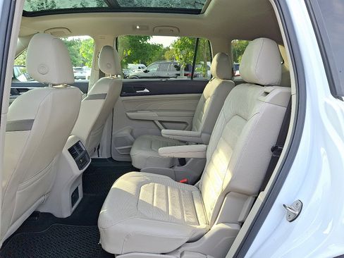 Used 2021 Volkswagen Atlas SEL Premium image 10