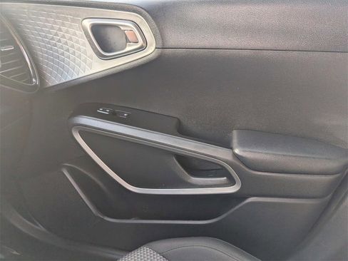 Used 2024 Kia Soul S image 37