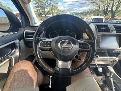 Used 2020 Lexus GX 460 Premium w/ Premium Package AWD/4WD image 36