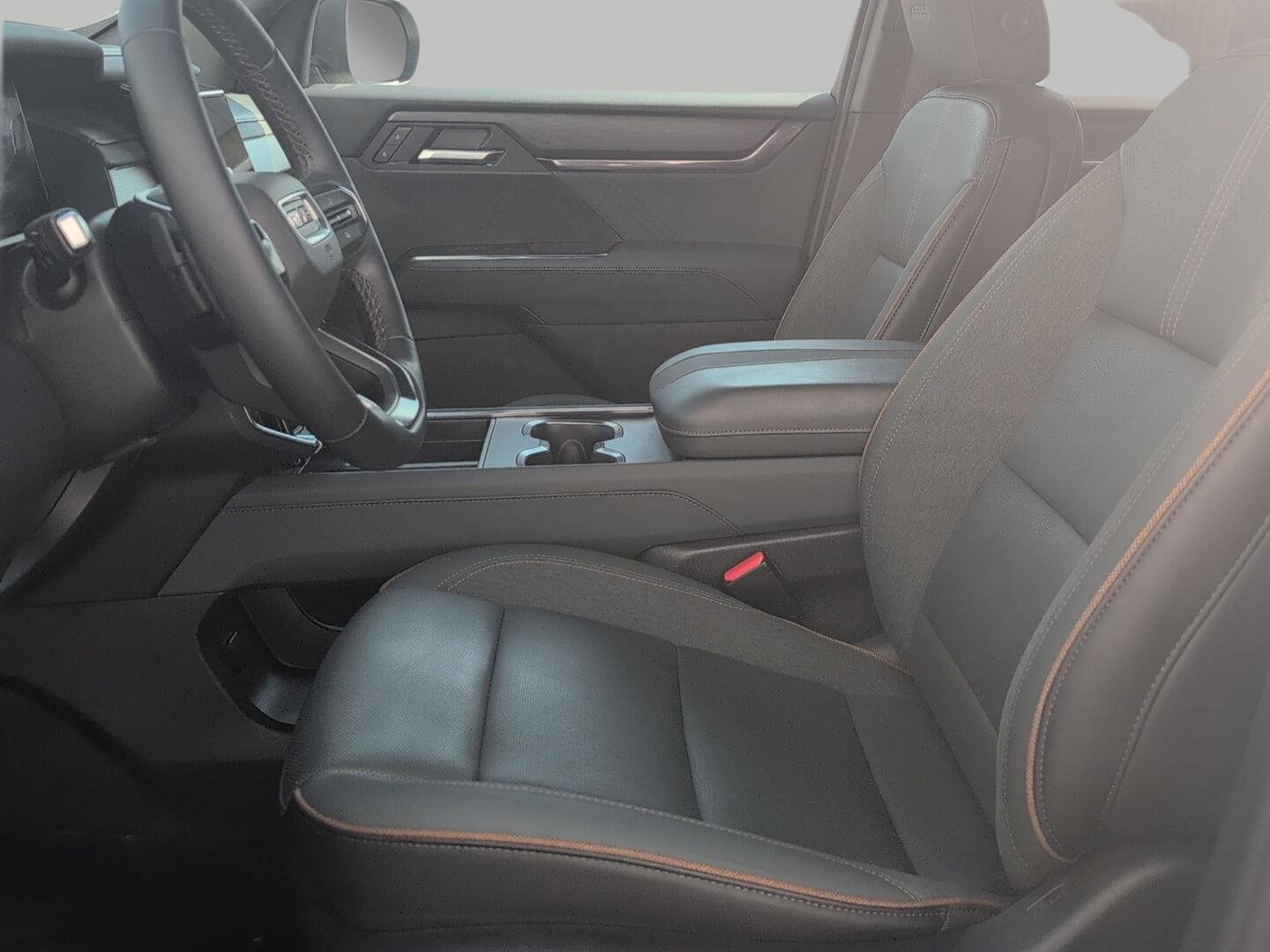 Used 2024 GMC Acadia AT4 w/ Luxury Package AWD/4WD image 8