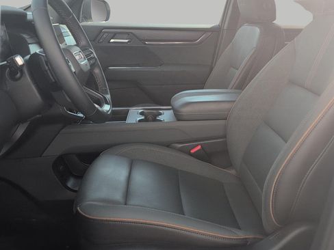 Used 2024 GMC Acadia AT4 w/ Luxury Package AWD/4WD image 8