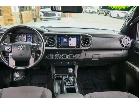 Used 2019 Toyota Tacoma TRD Sport AWD/4WD image 12