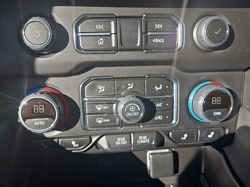 Used 2023 Chevrolet Suburban Z71 w/ Luxury Package image 5