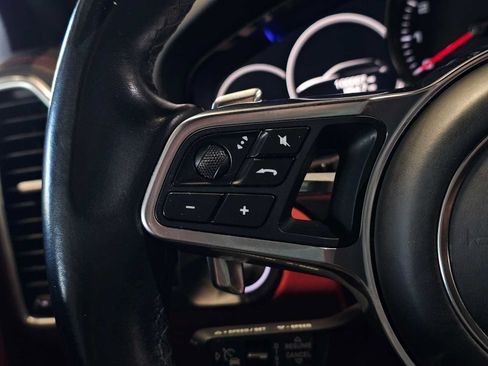 Used 2019 Porsche Cayenne AWD/4WD image 26