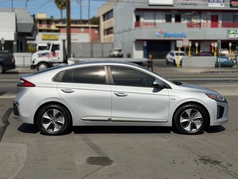 Used 2019 Hyundai Ioniq Electric image 19
