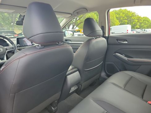 Used 2024 Nissan Altima 2.5 SR FWD image 16