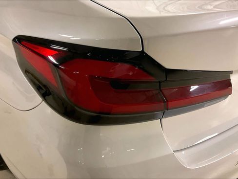 Certified 2023 BMW 530i w/ Premium Package image 26