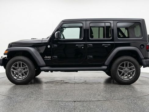Used 2025 Jeep Wrangler Unlimited Sport AWD/4WD image 5