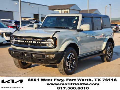 Used 2024 Ford Bronco Outer Banks AWD/4WD image 3