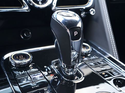 Certified 2020 Bentley Flying Spur W12 image 28