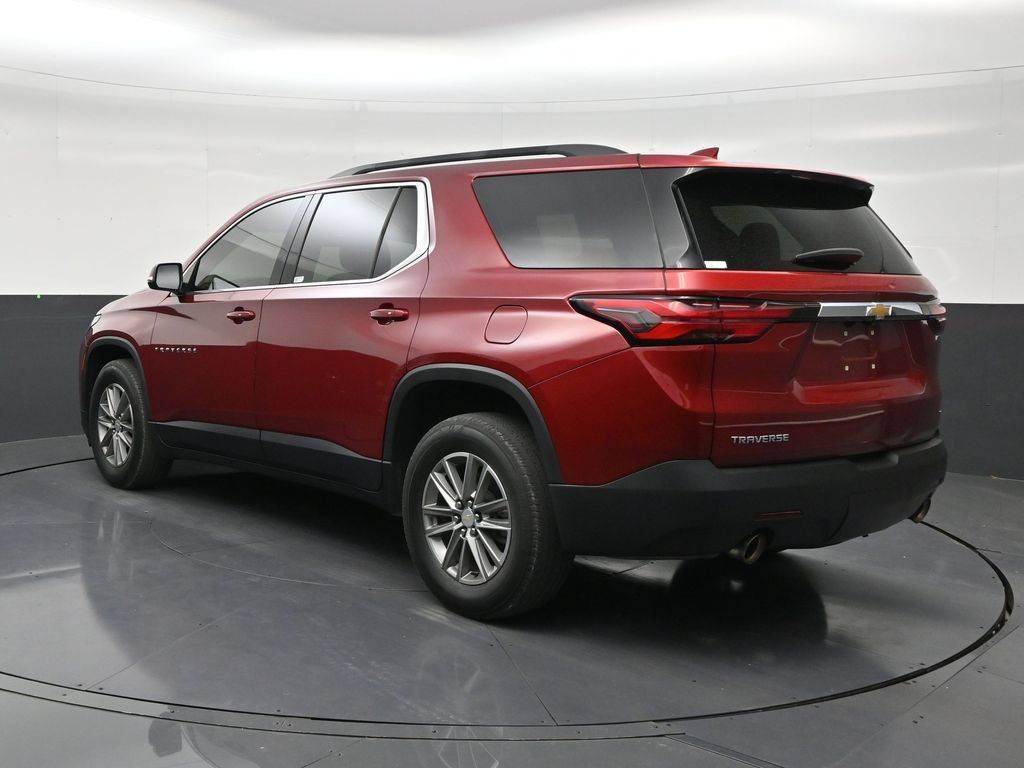 Used 2023 Chevrolet Traverse LT FWD image 3