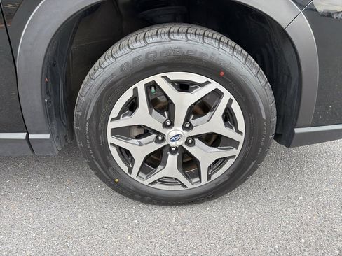 Certified 2023 Subaru Forester Premium image 10