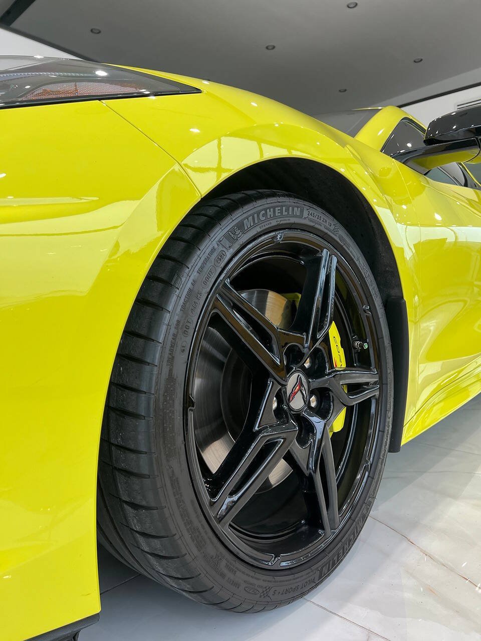 Used 2021 Chevrolet Corvette Stingray Coupe w/ Z51 Performance Package RWD image 5