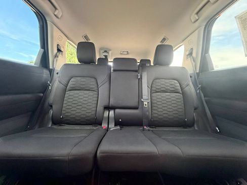 Used 2025 Nissan Pathfinder SV FWD image 41