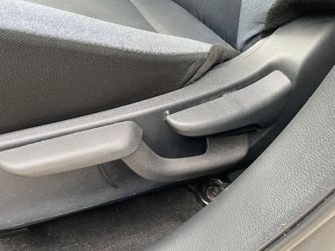 Used 2025 Nissan Versa SV image 22