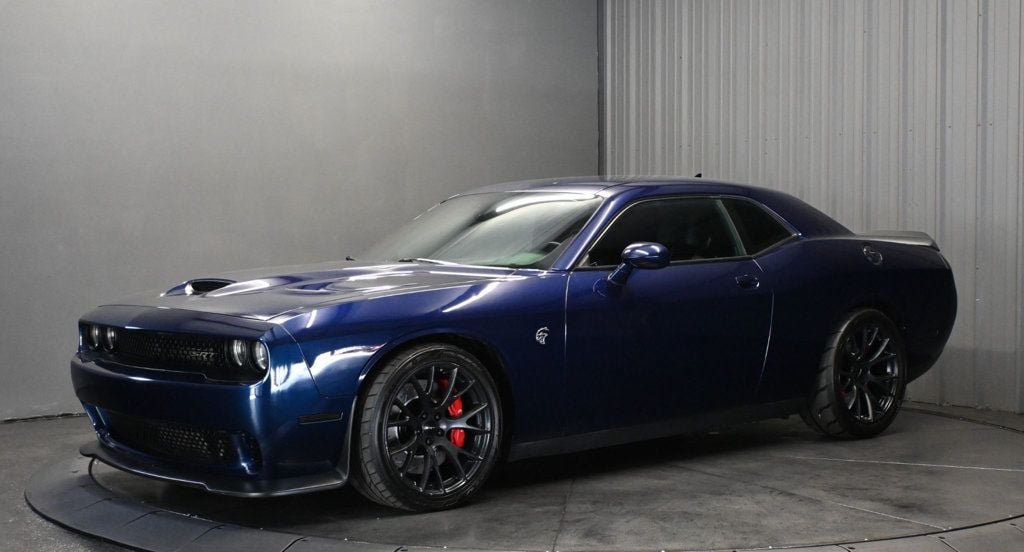 Used 2015 Dodge Challenger SRT Hellcat RWD image 1