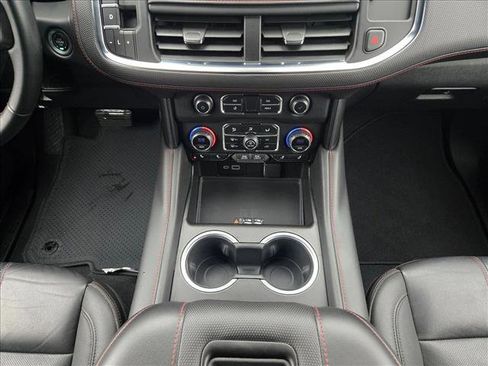 Used 2024 Chevrolet Suburban RST image 12