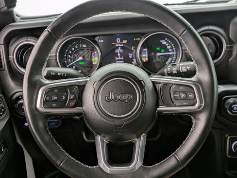 Used 2022 Jeep Wrangler Unlimited Sahara w/ Cold Weather Group image 25