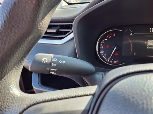 Used 2024 Toyota RAV4 XLE image 59