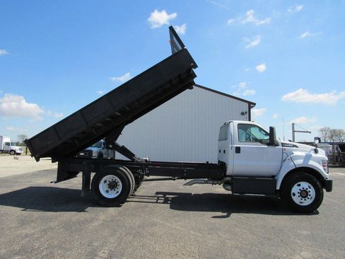 Used 2022 Ford F750 2WD Regular Cab Super Duty image 36