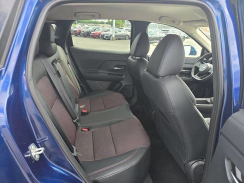 Used 2025 Nissan Kicks SR FWD image 13