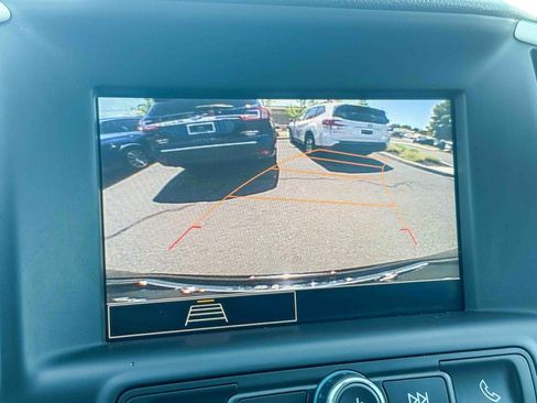 Used 2024 GMC Terrain SLE AWD/4WD image 25