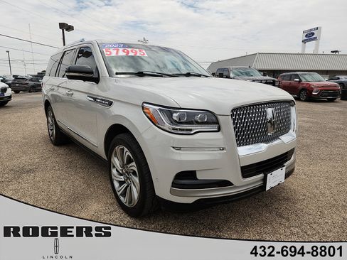 Certified 2023 Lincoln Navigator Reserve AWD/4WD image 1