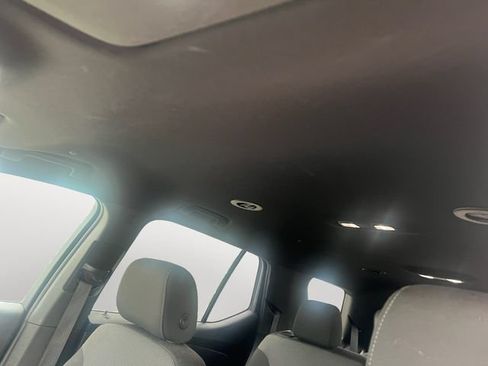 Used 2023 Chevrolet Traverse LT AWD/4WD image 12