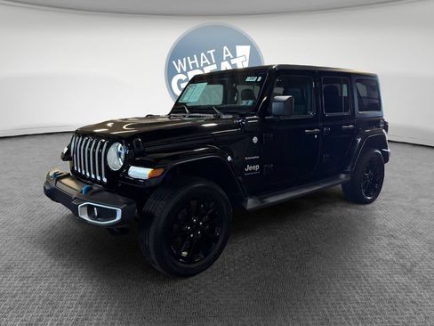 Used 2023 Jeep Wrangler Unlimited Sahara AWD/4WD image 8