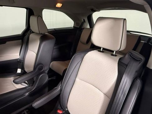 Used 2026 Honda Odyssey Elite image 38