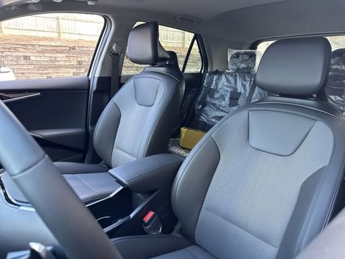 New 2025 Kia Niro EX Touring image 23