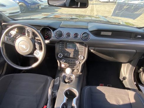 Used 2017 Ford Mustang GT w/ GT Performance Package image 6